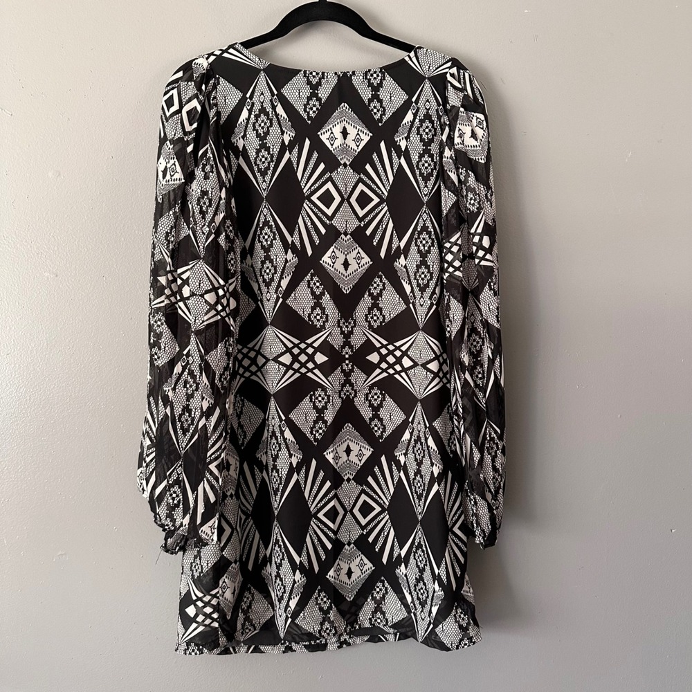 Fire Los Angeles Aztec Print Wide Pleat Sleeve Dress‎ | Black + White - Picture 7 of 7